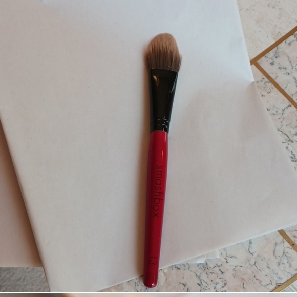 Smashbox "buildable"foundation brush.#13, NEW.....smashbox/ Los Angeles - Picture 9 of 9
